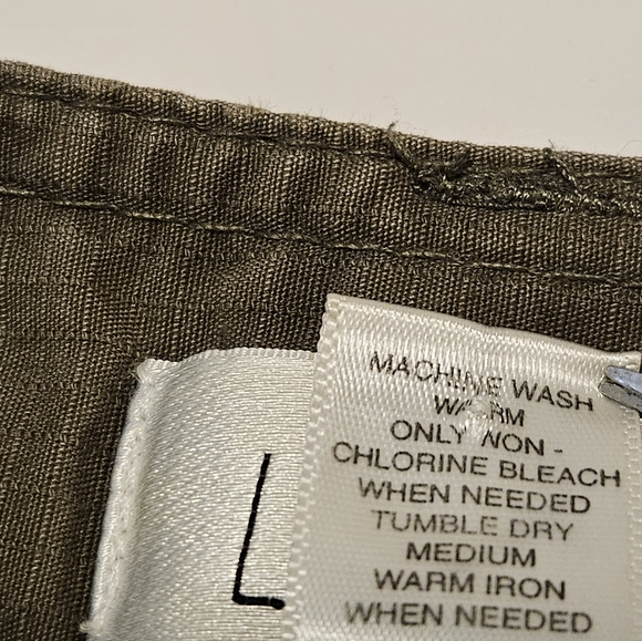 Anne Taylor Loft Cargo Utility pants/shorts army green size 6 - Picture 13 of 14